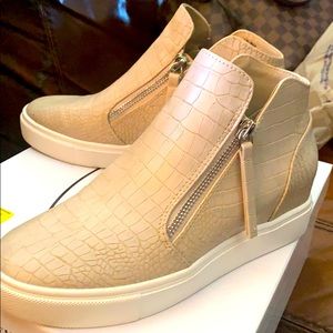 New Caliber Croc platform sneaker